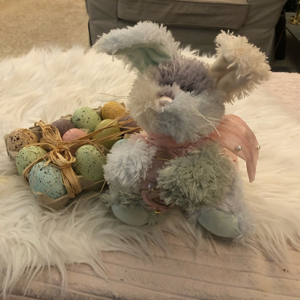 SALE‼️Bunny with carton of eggs